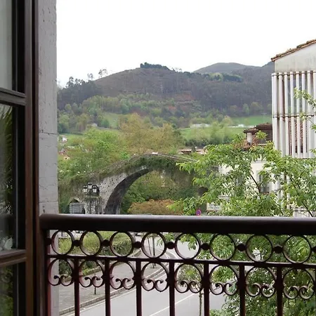 Hotel Puente