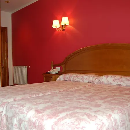 ホテル Puente Onís